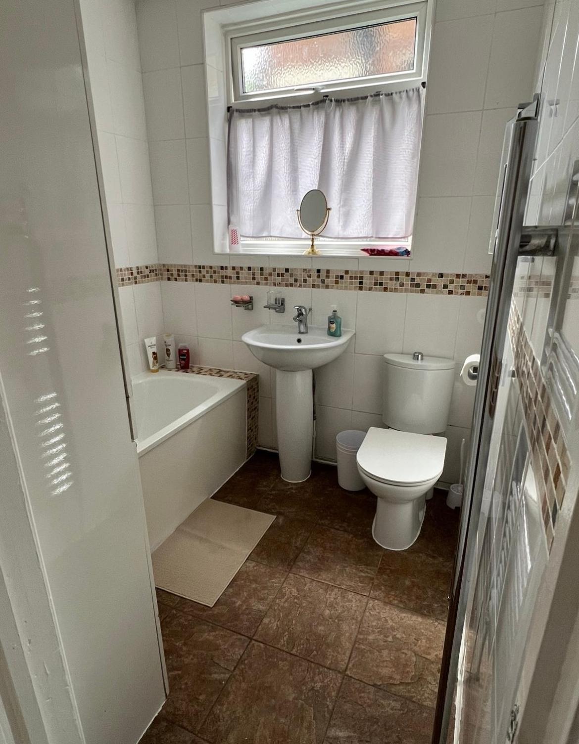 Apartamento 20Mins To Bakerst, Harry Potter & Wembley Stadium! Northwood  Exterior foto